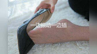 【新片速遞】商场女厕偷拍 白鞋休闲裤美女的小嫩鲍