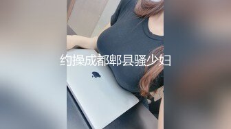 短发气质美女酒店开房和炮友激情，拔下内裤黄瓜插穴，吸吮舔屌特写视角后入