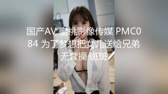 ❤️❤️双镜头眼镜小骚货，炮击怼穴狂喷，从下往上视角，快速档抽插，三洞齐插，白浆直流，看表情爽翻