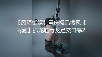 G奶女仆装文静美少女，脱光光柔软大奶子，微笑小骚逼特写，双指扣穴自慰一脸呆萌，翘起圆润美臀，水晶假屌抽插浪叫呻吟