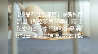 【极品瑜伽教练】牛仔裤女神粉丝强烈要求验证，上演一字马，这个姿势干逼礼物不断，肤白貌美，罕见尤物