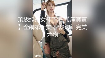 【母子乱伦3P】儿子带同学回家一起操自己亲妈还不让戴套