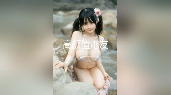 【新速片遞】 大型商场跟踪抄底长裙美女❤️竟然没有穿内裤看到她的多毛小黑鲍了