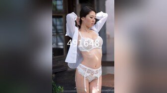 00后汉服萌妹子啪啪穿着衣服足交后入，抬腿抽插搞完休息换上JK装再第二炮